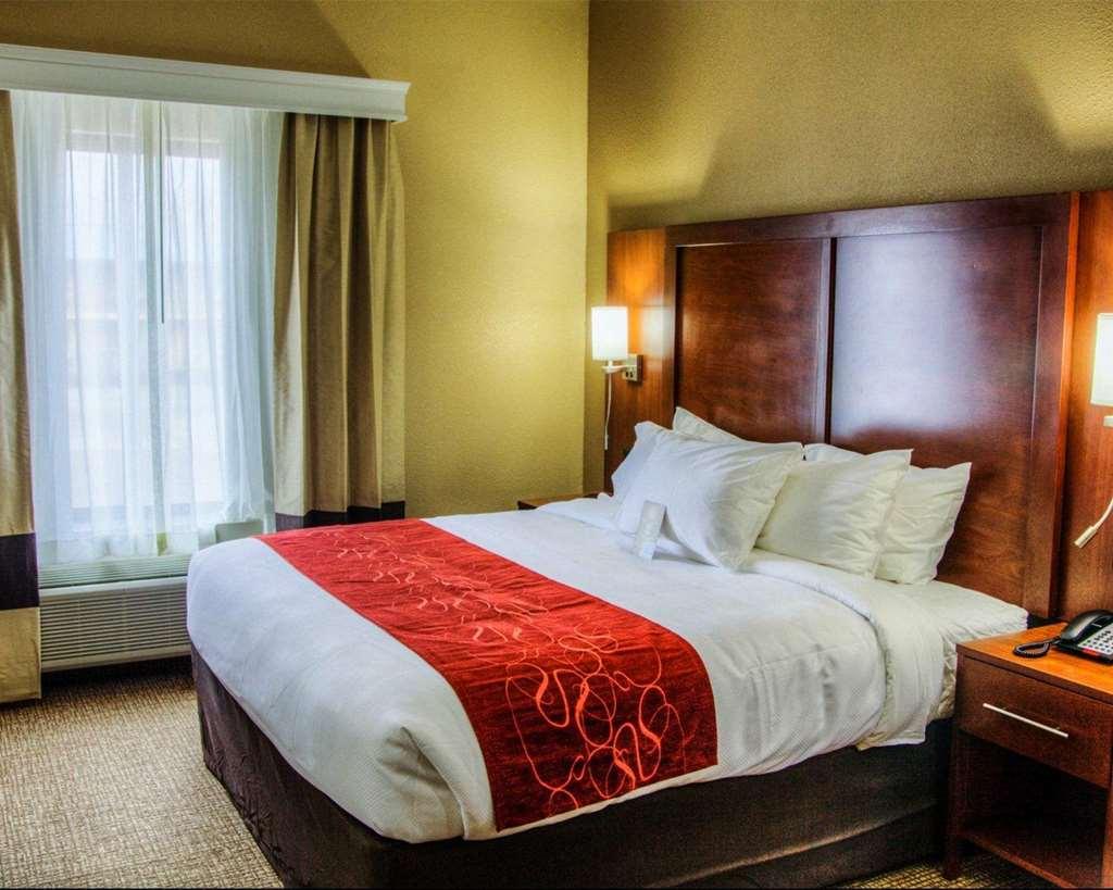 Comfort Suites Plymouth Near Us-30 Room photo